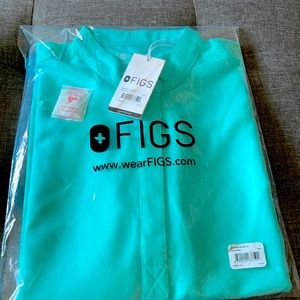 Figs Rafaela scrub top in L. Brand new in bag.